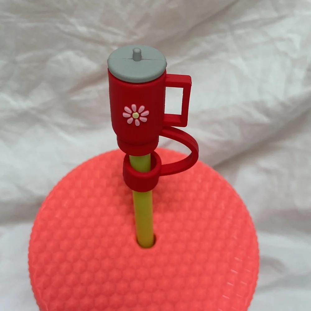 SHEIN red silicone straw cover cap for Stanley Cup. Straw topper. One size. - Picture 2 of 11